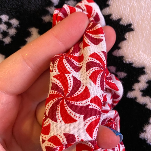 Handmade peppermint candy scrunchie - Picture 2 of 2